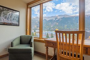 Comfortable Cozy Condo - Short Walk to American Eagle Lift - SH402 by 