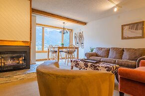 Comfortable Cozy Condo - Short Walk to American Eagle Lift - SH402 by 
