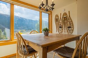 Comfortable Cozy Condo - Short Walk to American Eagle Lift - SH402 by 