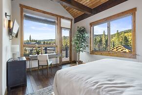 Incredible Executive Private Pet Friendly Home - LR902 by RedAwning