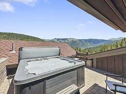 Incredible Executive Private Pet Friendly Home - LR902 by RedAwning