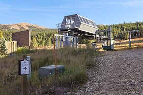 Incredible Executive Private Pet Friendly Home - LR902 by RedAwning