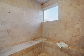 Incredible Executive Private Pet Friendly Home - LR902 by RedAwning