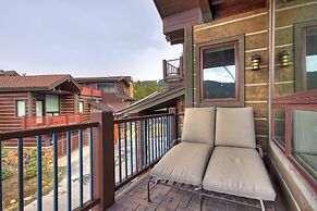 Beautiful Executive Ski-In Ski-Out Rooftop Hot tub - LR962 by RedAwnin