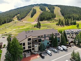 FP202S Foxpine Inn by RedAwning