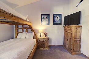 Cc301 Cross Creek 2br 2ba 2 Bedroom Condo by RedAwning