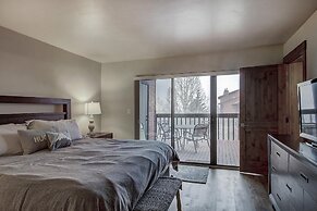 241c Mountain Side 2br 2ba 2 Bedroom Condo by RedAwning