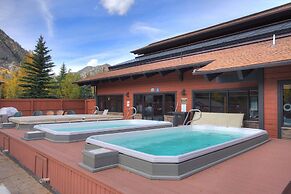 241c Mountain Side 2br 2ba 2 Bedroom Condo by RedAwning