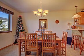 127 Lookout Ridge 2 Bedroom Townhouse by RedAwning