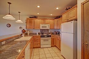 127 Lookout Ridge 2 Bedroom Townhouse by RedAwning