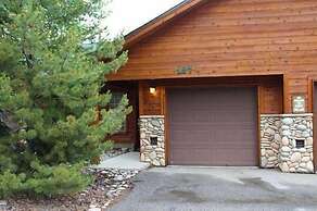 127 Lookout Ridge 2 Bedroom Townhouse by RedAwning