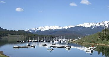 315 Woodbridge 2 Bedroom Condo by RedAwning