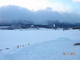 315 Woodbridge 2 Bedroom Condo by RedAwning