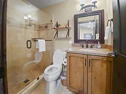 3 Kings Mountain Vista 2 Bedroom Home by RedAwning