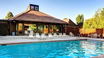 3 Kings Mountain Vista 2 Bedroom Home by RedAwning