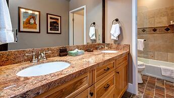 3 Kings Mountain Vista 2 Bedroom Home by RedAwning