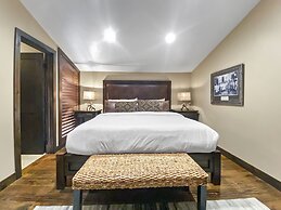 3 Kings Mountain Vista 2 Bedroom Home by RedAwning