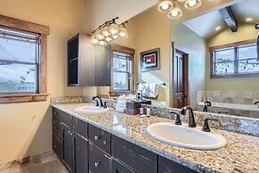 Upper Woodside Luxury 3 Bedroom Home