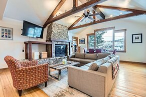 Upper Woodside Luxury 3 Bedroom Home
