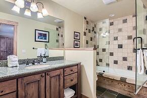 Upper Woodside Luxury 3 Bedroom Home