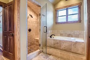 Upper Woodside Luxury 3 Bedroom Home