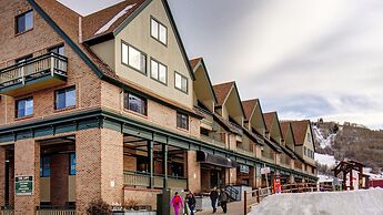 Ski Ge Loft 3 Bedroom Condo by RedAwning