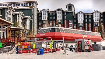 Ski Ge Loft 3 Bedroom Condo by RedAwning