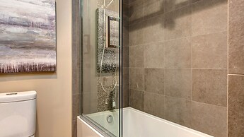 Ski Ge Loft 3 Bedroom Condo by RedAwning