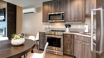 Ski Ge Loft 3 Bedroom Condo by RedAwning