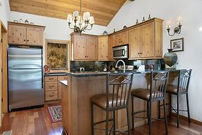 188 Ridgepoint 3 Bedroom Townhouse by RedAwning