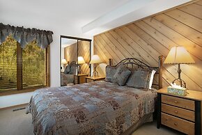 188 Ridgepoint 3 Bedroom Townhouse by RedAwning