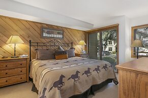 188 Ridgepoint 3 Bedroom Townhouse by RedAwning