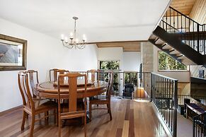 188 Ridgepoint 3 Bedroom Townhouse by RedAwning