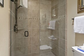 188 Ridgepoint 3 Bedroom Townhouse by RedAwning