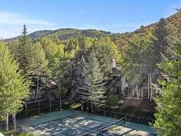 125 Ridgepoint  3 Bedroom Townhouse by RedAwning