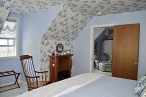 Bald Mountain House Inn at the Wolf Laurel Resort