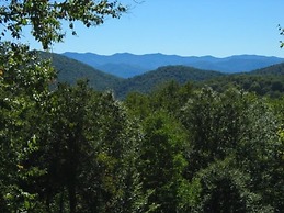 Bald Mountain House Inn at the Wolf Laurel Resort