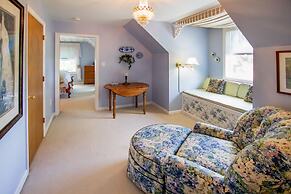 Bald Mountain House Inn at the Wolf Laurel Resort