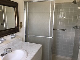 Kenoza Lake View Manor