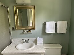 Kenoza Lake View Manor