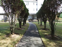 Kenoza Lake View Manor