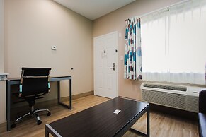 Palace Inn and Suites - Willowbrook Mall