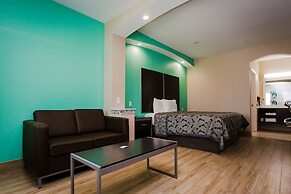 Palace Inn and Suites - Willowbrook Mall