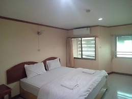 Chaiyaphruk Grand Hotel