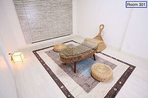 Apartment Heights HANA