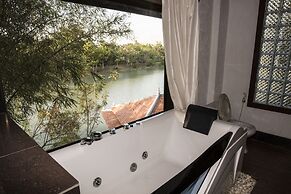 Romduol Island Chalet