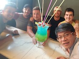 Bed To Bangkok - Hostel