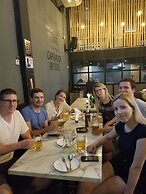 Bed To Bangkok - Hostel