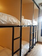 Bed To Bangkok - Hostel