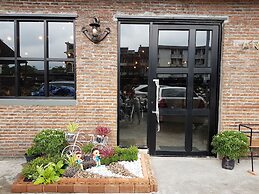 Bed To Bangkok - Hostel